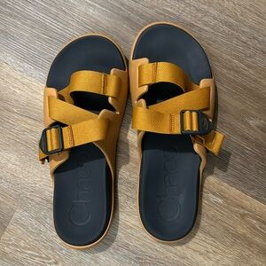 Chaco women’s ochre chillos W10 size 10